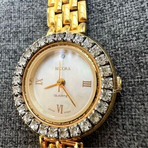 Becora Bling Watch Women 25mm Crystal Gold Tone MOP Dial  6.75" Needs Battery
